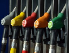 Топливный парадокс: почему в безнефтяной Украине бензин есть, а у нефтяной России - нет
